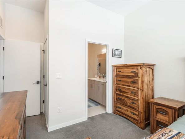 910 W 40th Avenue, Denver CO 80211