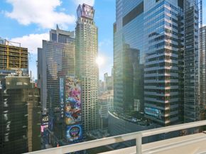 1600 Broadway PH4C, New York NY 10019