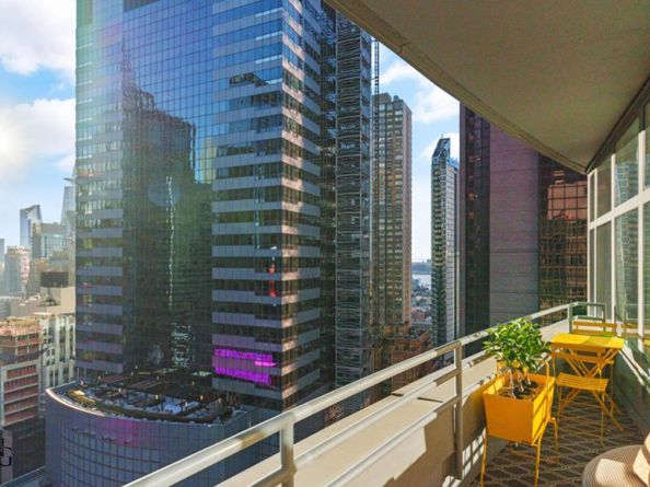 1600 Broadway PH4C, New York NY 10019