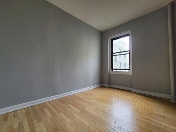 21-06 35th Street 4E, Queens NY 11105