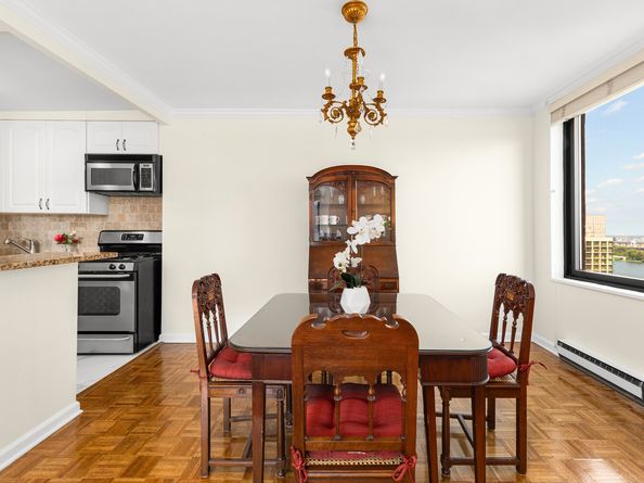 1641 3rd Avenue 22A, New York NY 10128