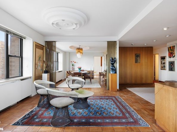 60 East End Avenue 21A, New York NY 10028