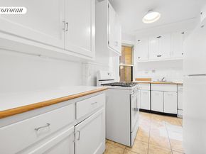 325 East 79th Street 14A, New York NY 10075