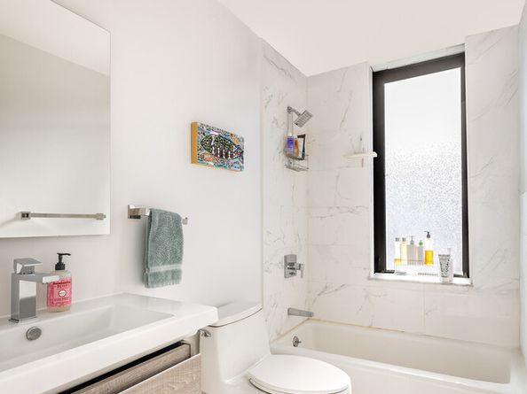 445 5th Avenue 24F, New York NY 10016