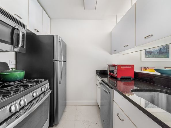 445 5th Avenue 24F, New York NY 10016