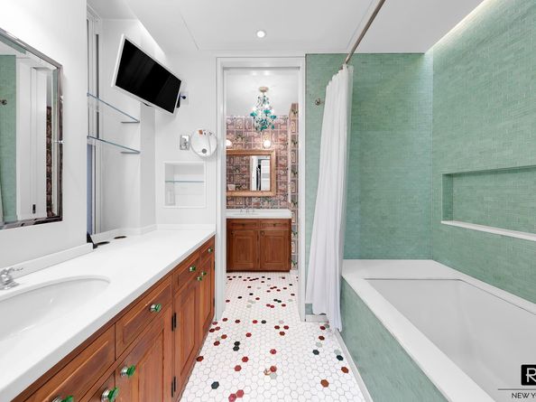 34 Gramercy Park E PHB, New York NY 10010