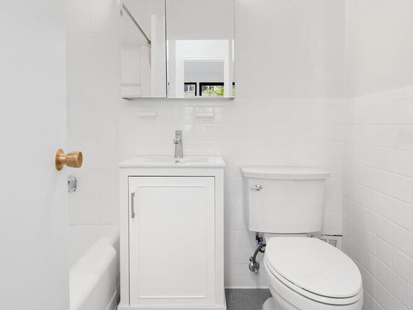 145 East 15th Street 9H, New York NY 10003