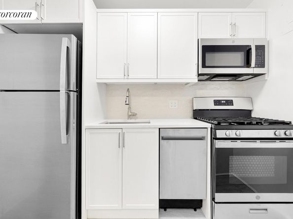 145 East 15th Street 9H, New York NY 10003