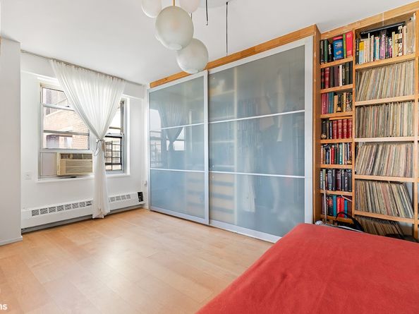 568 Grand Street J1901, New York NY 10002
