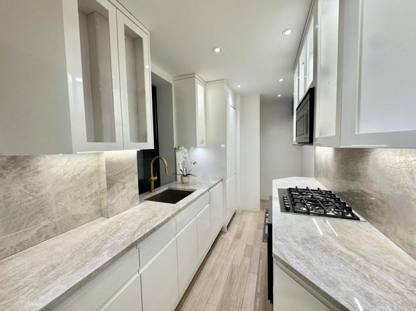 140 West 58th Street 3A, New York NY 10019