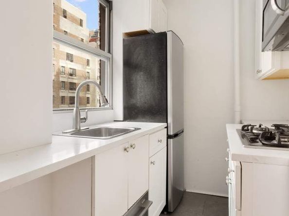 333 East 43rd Street 910, New York NY 10017