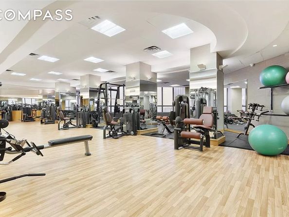415 East 37th Street 32G, New York NY 10016