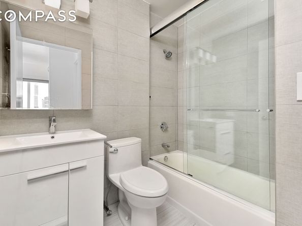 415 East 37th Street 32G, New York NY 10016