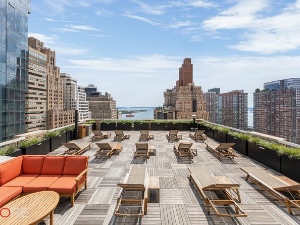 88 Greenwich Street 923, New York NY 10006