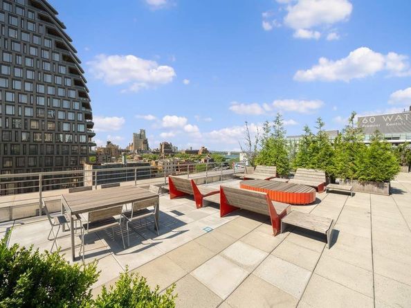 30 Main Street 8G, Brooklyn NY 11201