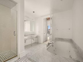 30 Main Street 8G, Brooklyn NY 11201