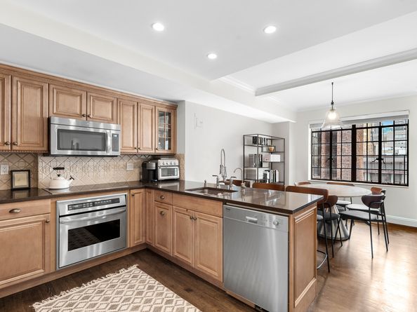 45 Tudor City Place 1515, New York NY 10017
