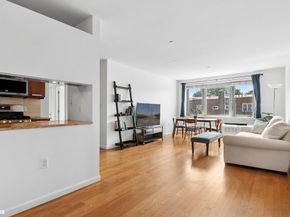 33-30 61st Street 306, Queens NY 11377