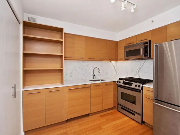 100 West 39th Street 42E, New York NY 10018