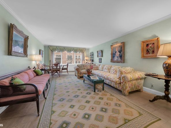 114 East 72nd Street 9C, New York NY 10021