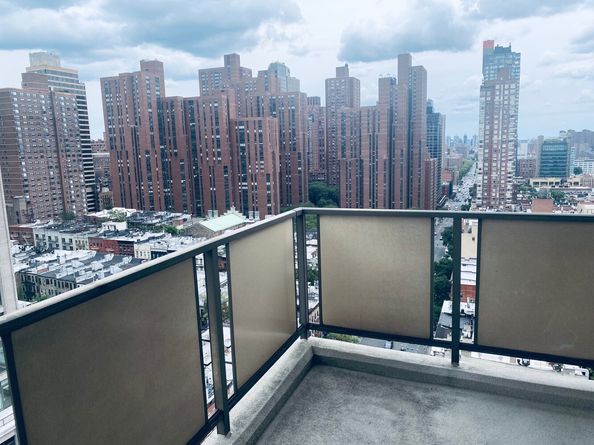 301 East 87th Street 21A, New York NY 10128