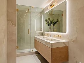 21 West 17th Street 8, New York NY 10011