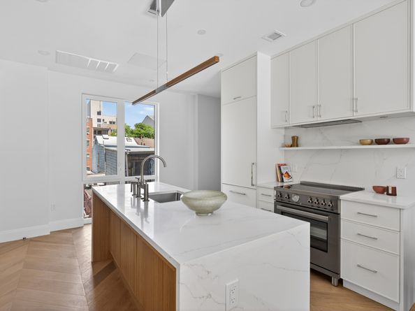 222 16th Street 3C, Brooklyn NY 11215