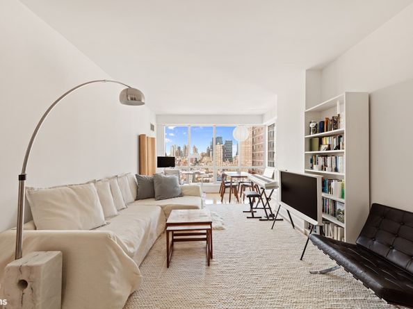 350 West 42nd Street 26D, New York NY 10036