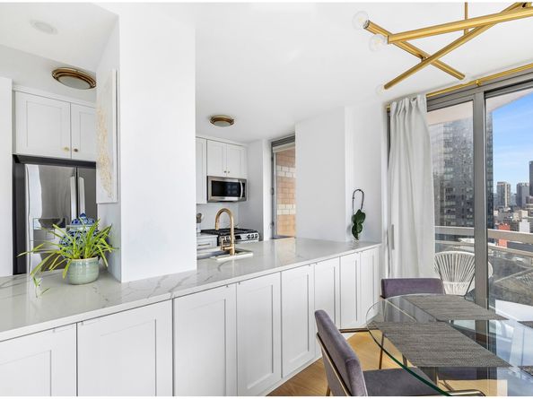 500 West 43rd Street 37A, New York NY 10036