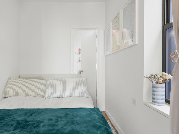 175 Bleecker Street 18, New York NY 10012