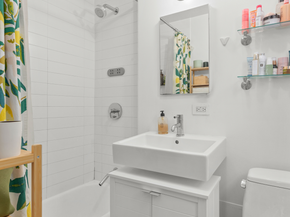 175 Bleecker Street 18, New York NY 10012