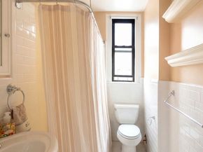 28 West 69th Street 8B, New York NY 10023