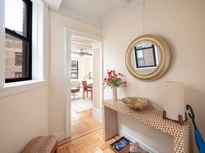 28 West 69th Street 8B, New York NY 10023