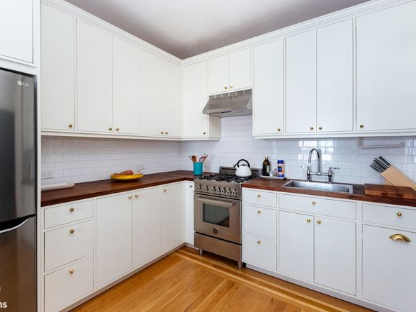 35-28 80th Street 22, Queens NY 11372