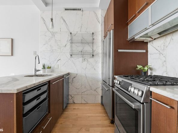 200 16th Street 3D, Brooklyn NY 11215
