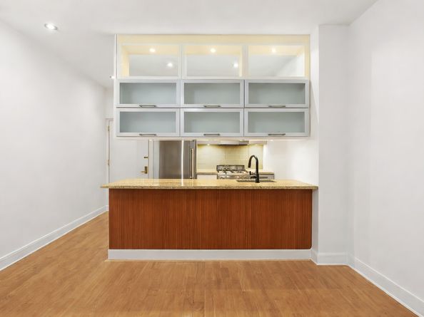 41-26 27th Street 2B, Queens NY 11101