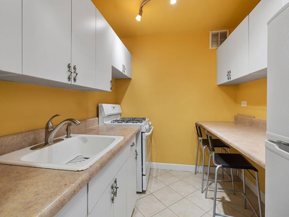 160 West End Avenue 8C, New York NY 10023