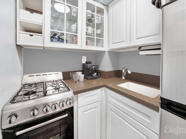 225 East 36th Street 15C, New York NY 10016