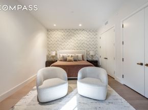 100 Barclay Street 16G, New York NY 10007