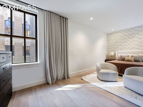 100 Barclay Street 16G, New York NY 10007