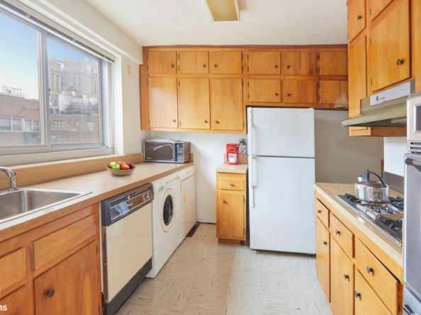 75 East End Avenue 17A, New York NY 10028