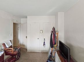 210 Clinton Avenue 4H, Brooklyn NY 11205