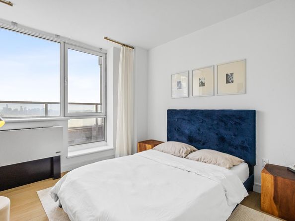 635 West 42nd Street 40F, New York NY 10036