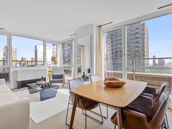 635 West 42nd Street 40F, New York NY 10036