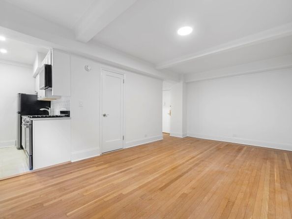 304 West 75th Street 6F, New York NY 10023