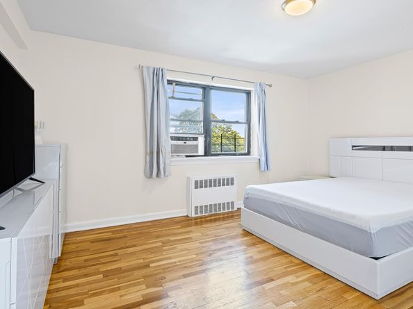 147-10 84th Road 4G, Queens NY 11435
