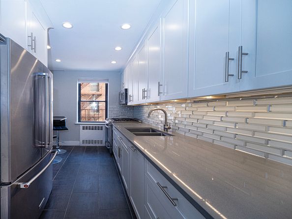 1119 Ocean Parkway 4M, Brooklyn NY 11230