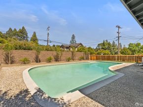 2 Beaumont Court, Lafayette CA 94549