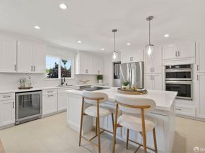 2 Beaumont Court, Lafayette CA 94549