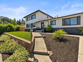 2 Beaumont Court, Lafayette CA 94549